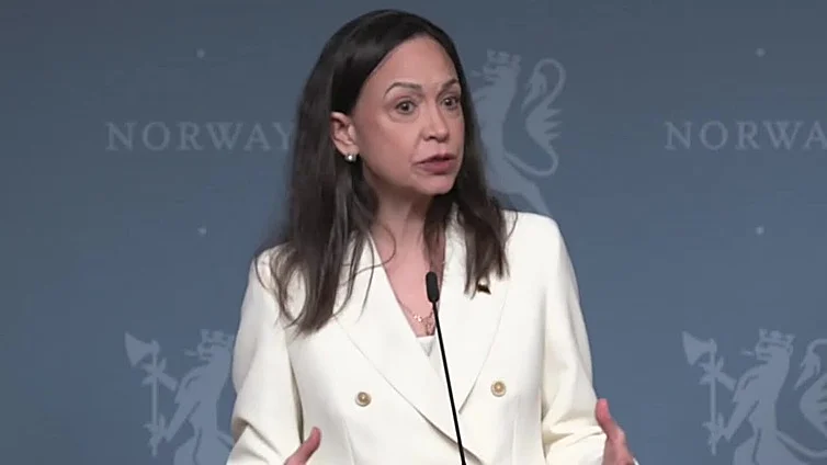 Apoyar no es aplaudirlo todo, Maria Corina.